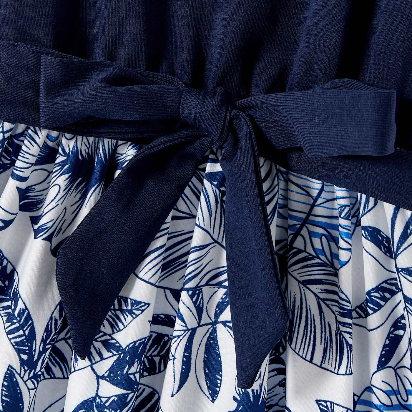 Family Matching 95% Cotton Allover Plant Print Short-sleeve Belted Spliced Dresses and T-shirts Sets - 20589512