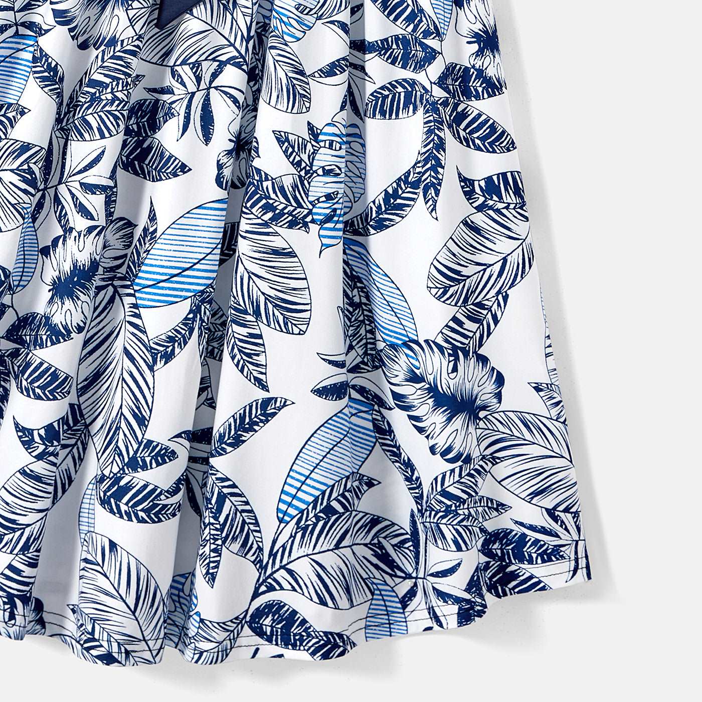 Family Matching 95% Cotton Allover Plant Print Short-sleeve Belted Spliced Dresses and T-shirts Sets - 20589512