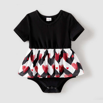 Family Matching 95% Cotton Black Short-sleeve T-shirts and Allover Heart Print Chevron Striped Asymmetric Hem Spliced Dresses Sets - 20540700