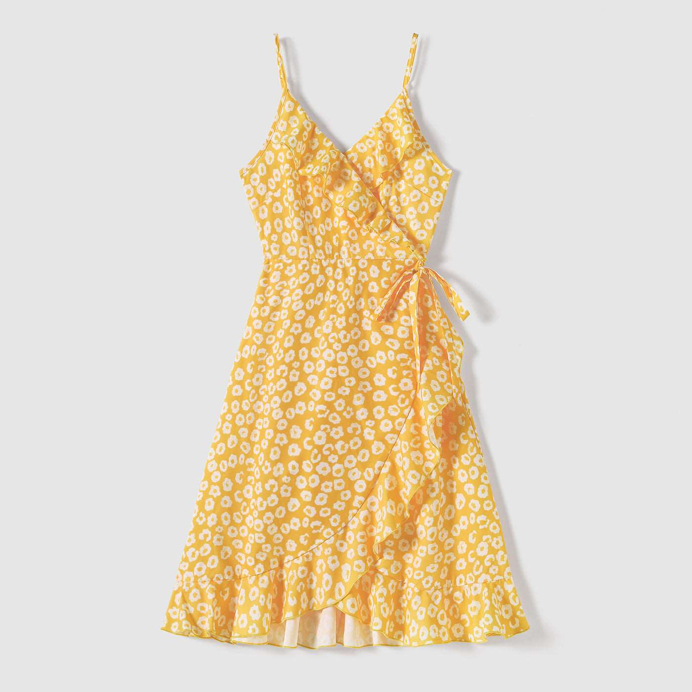 Family Matching Allover Floral Print Shirred Tiered Dresses and Short-sleeve Colorblock T-shirts Sets - 20589834