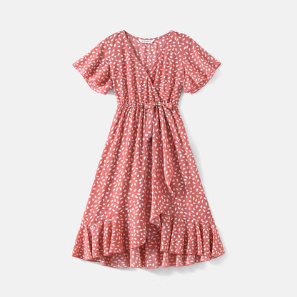 Family Matching Allover Floral Print Shirred Tiered Dresses and Short-sleeve Colorblock T-shirts Sets - 20589834