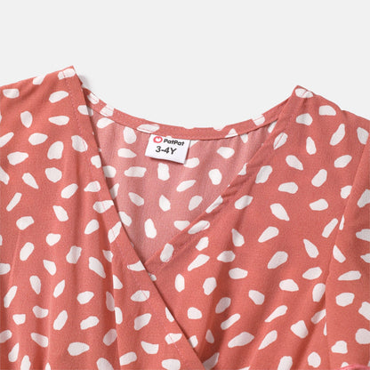 Family Matching Allover Floral Print Shirred Tiered Dresses and Short-sleeve Colorblock T-shirts Sets - 20589834