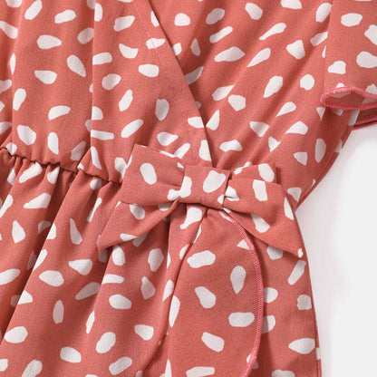 Family Matching Allover Floral Print Shirred Tiered Dresses and Short-sleeve Colorblock T-shirts Sets - 20589834