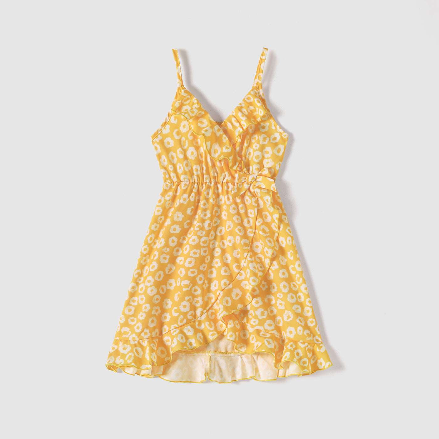 Family Matching Allover Floral Print Shirred Tiered Dresses and Short-sleeve Colorblock T-shirts Sets - 20589834