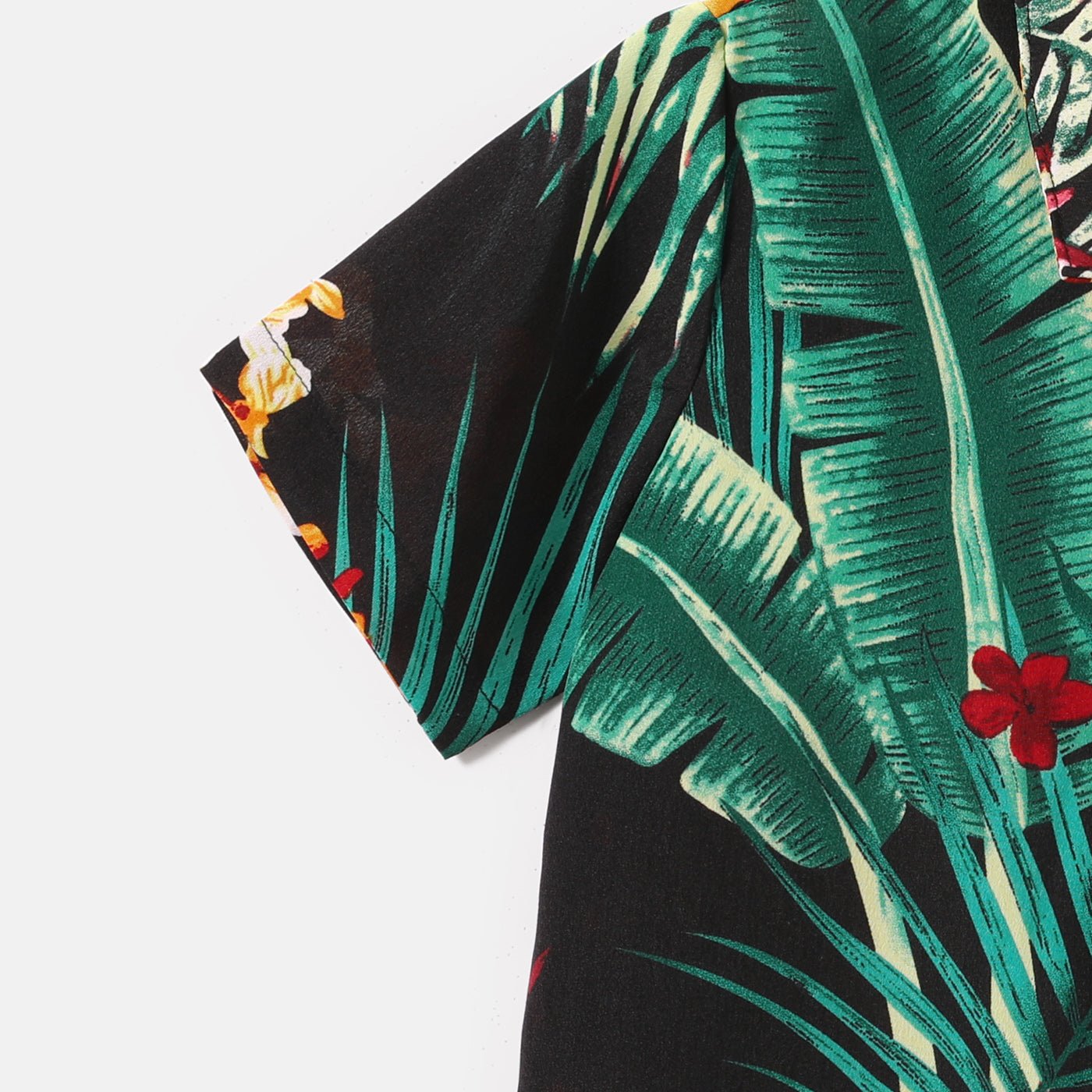 Family Matching Allover Plant Floral Print Halterneck Dresses and Short-sleeve Shirts Sets - 20648036
