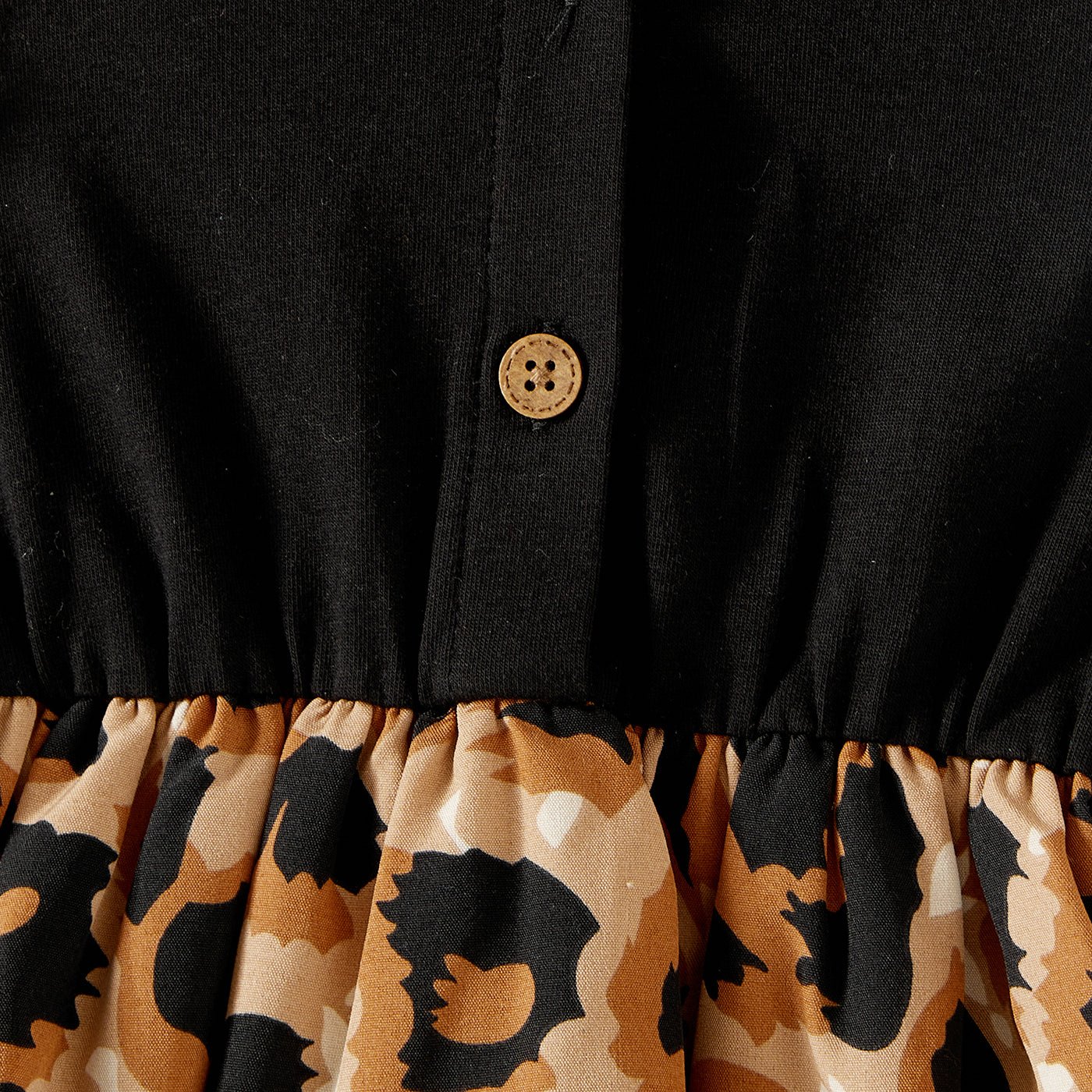 Family Matching Cotton Black Short-sleeve T-shirts and Leopard Print High Low Hem Flutter-sleeve Dresses Sets - 20551039