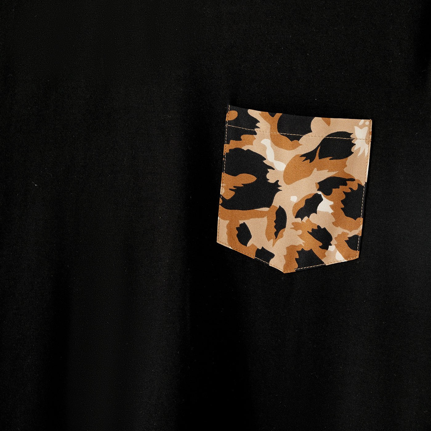 Family Matching Cotton Black Short-sleeve T-shirts and Leopard Print High Low Hem Flutter-sleeve Dresses Sets - 20551039
