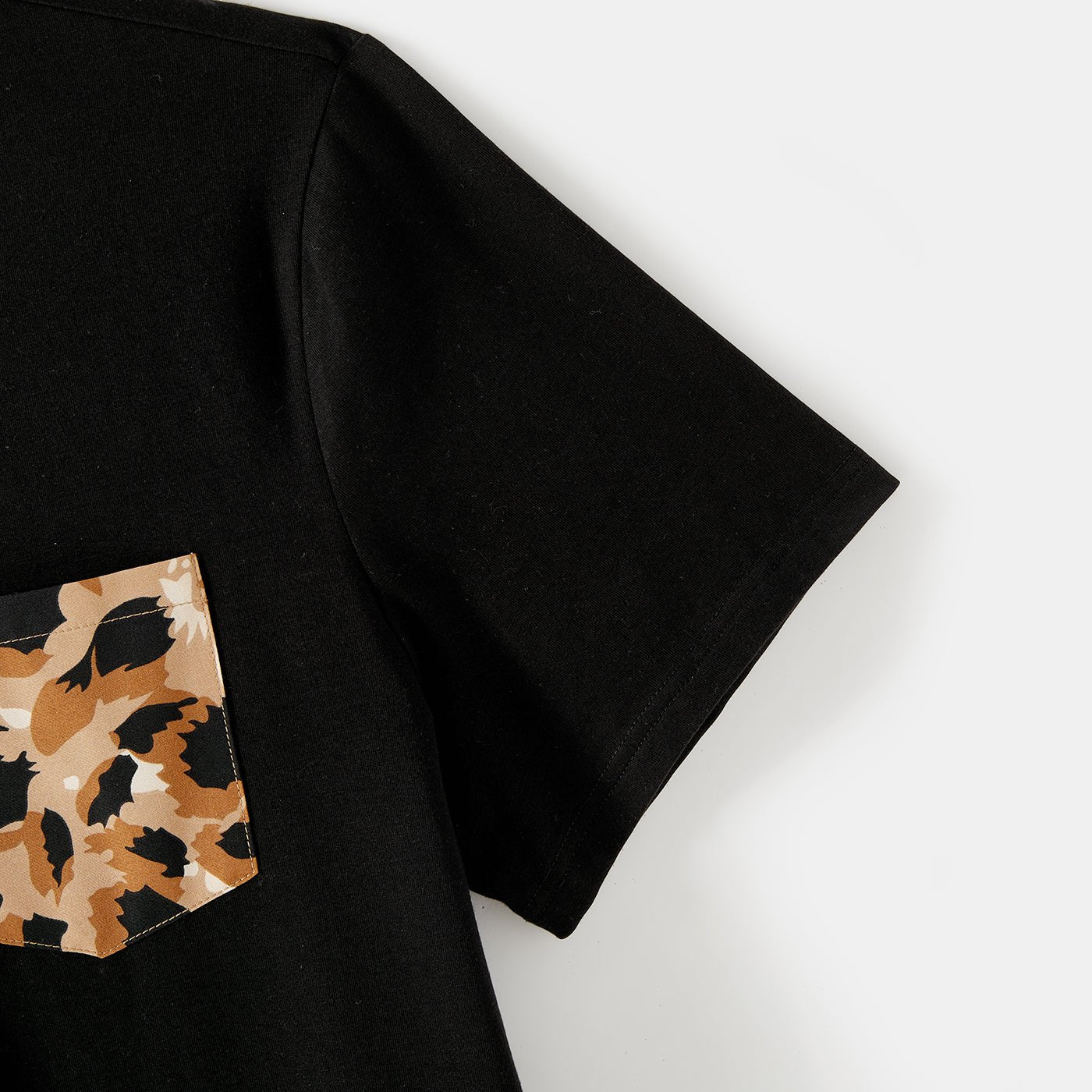 Family Matching Cotton Black Short-sleeve T-shirts and Leopard Print High Low Hem Flutter-sleeve Dresses Sets - 20551039