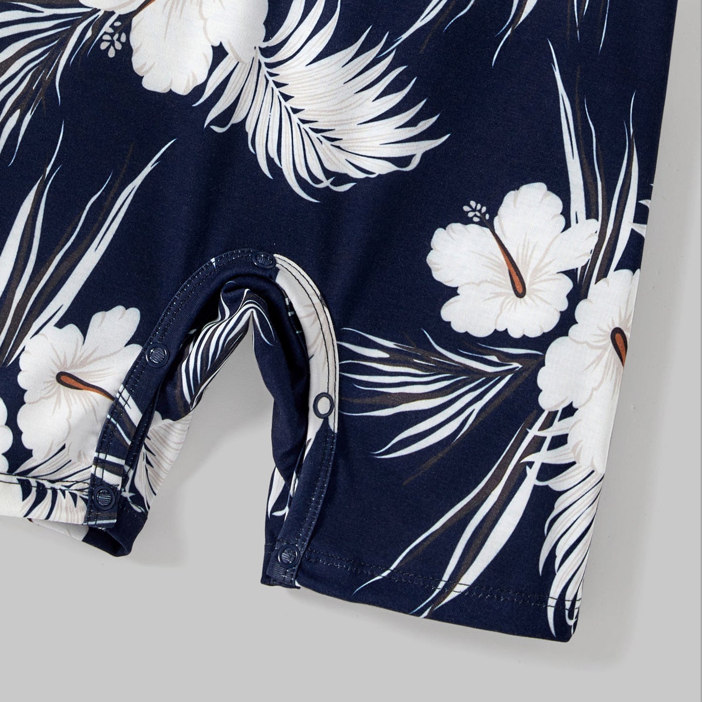 Family Matching Cotton Short-sleeve T-shirts and Floral Print Naia? Spliced Ruffle Trim Cami Dresses Sets - 20560677