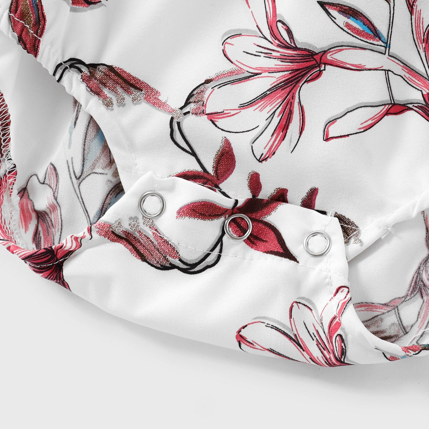 Family Matching Solid V Neck Button Up Spaghetti Strap Splicing Floral Print Dresses and Short-sleeve T-shirts Sets - 20330844